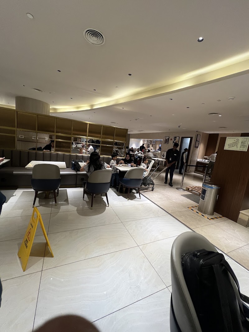 En-Calm Lounge - En-Calm Lounge, Gate No.28, Level E, Domestic, Rajiv Gandhi International Airport, Departure, Shamshabad, Hyderabad, Telangana 500108, India