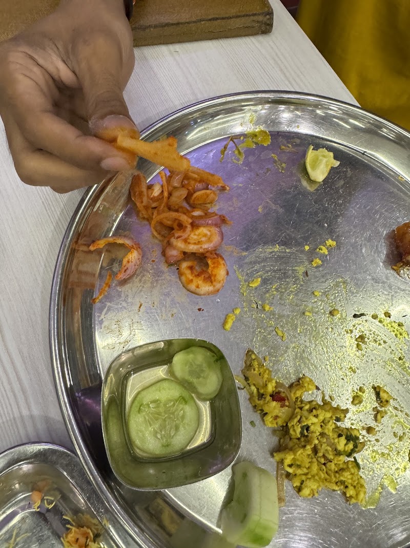 Shree Khodiyar Kathiyawadi Dhaba - Shree Khodiyar Kathiyawadi Dhaba, shop no 119/120, Krishna Platina, Cross Road, New VIP Rd, opp. Earth Icon, near Khodiyar Nagar, Sardar Estate, Sayaji Park Society, Vadodara, Gujarat 390019, India