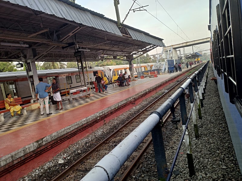 Alappuzha railway station platform 1 - Alappuzha railway station platform 1, F8PC+3RR, Kunnumpuram, Alappuzha, Keralam 688012, India