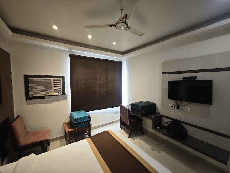 Hotel D Silver Leaf - Hotel D Silver Leaf Opposite Flyover Pillar No.34 LALKUAN road, 82/16, Guru Govind Singh Marg, 226001, Lalkuan, Lucknow, Uttar Pradesh 226001, India