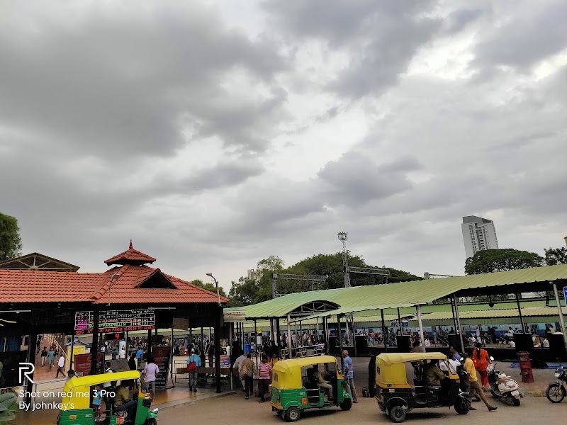 Bangalore Railway Station Back Gate - Bangalore Railway Station Back Gate, Manthralaya Rd, M.G. Railway Colony, Sevashrama, Bengaluru, Karnataka 560023, India