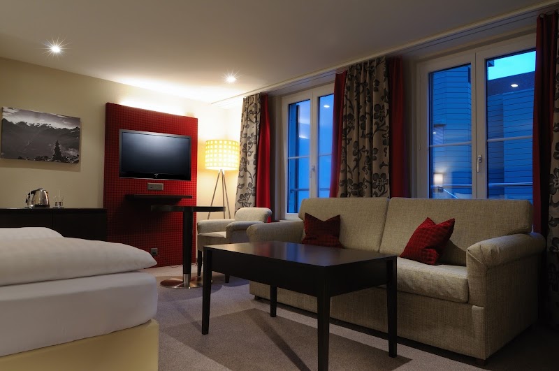 Hotel & Restaurant Krebs with Garden-Terrace - Hotel & Restaurant Krebs with Garden-Terrace Bahnhofstrasse 4, 3800 Interlaken, Switzerland