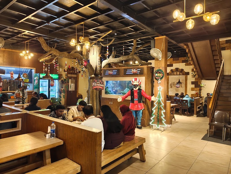 Alibaba & 41 Dishes - Alibaba & 41 Dishes, 13/421(1) & 13/421(2, Aluva - Munnar Road, Kallar - Mankulam Rd, Moolakadai, Munnar, Kerala 685612, India