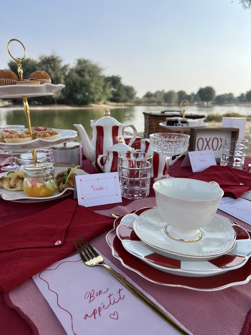 Dubai Luxury Picnic by Picnic Times - Dubai Luxury Picnic by Picnic Times Dubai Hills estate - Burj Khalifa - Dubai - United Arab Emirates