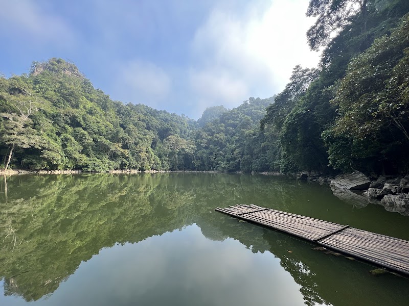 Ba Be Lake - Ba Be Lake Ba Be Lake, Ba Be, Thai Nguyen, Vietnam