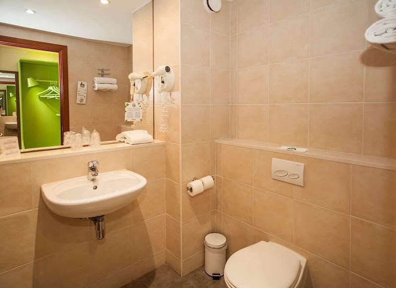 Travelodge BCN Cornellá Fira - Travelodge BCN Cornellá Fira Avinguda del Maresme, 7, 08940 Cornellà de Llobregat, Barcelona, Spain