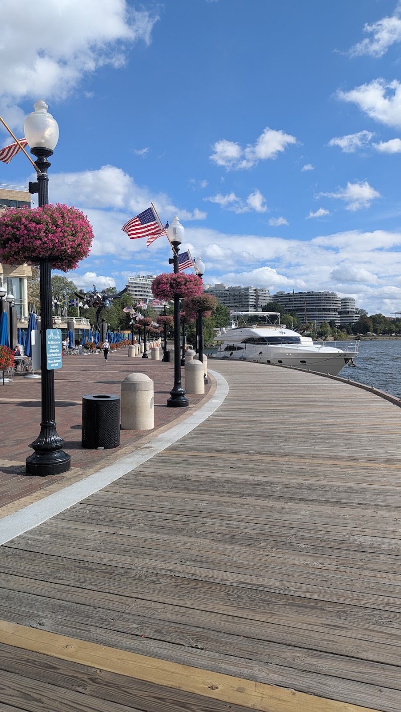 Boomerang Boat Tours - Boomerang Boat Tours, 3050 K St NW, Washington, DC 20007, USA