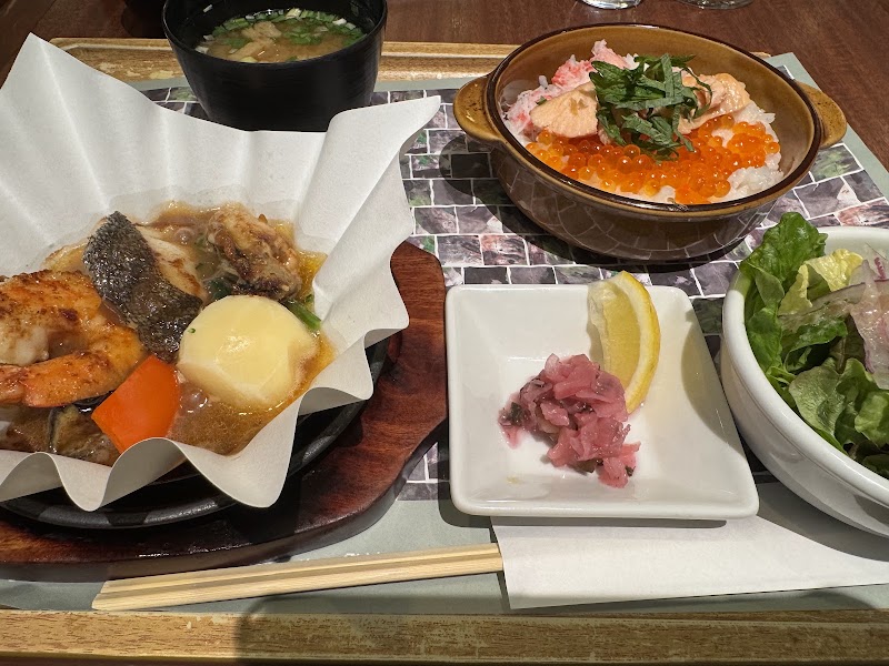 Royal Host - Royal Host Japan, 〒160-0022 Tokyo, Shinjuku City, Shinjuku, 7-chōme−27−９ 相鉄フレッサイン東新宿駅前 1F