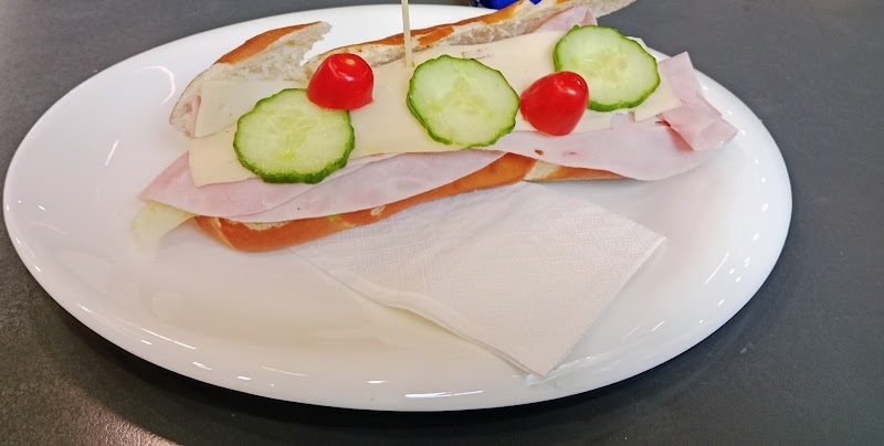 Cafe Medikuss (MZA Lounge) - Cafe Medikuss (MZA Lounge) Anichstraße 35, 6020 Innsbruck, Austria