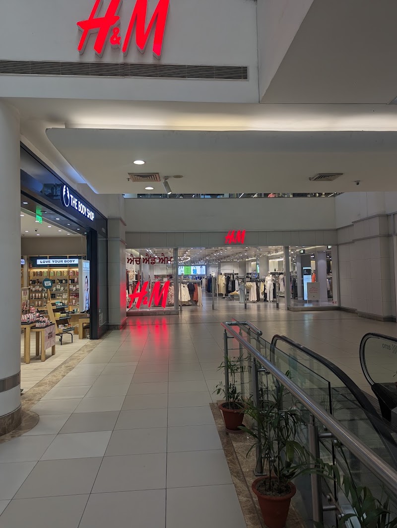 Marks & Spencer - Marks & Spencer, Store, Grand Trunk Rd, Rajinder Nagar, Maqbool Pura, Amritsar, Amritsar Cantt., Punjab 143006, India