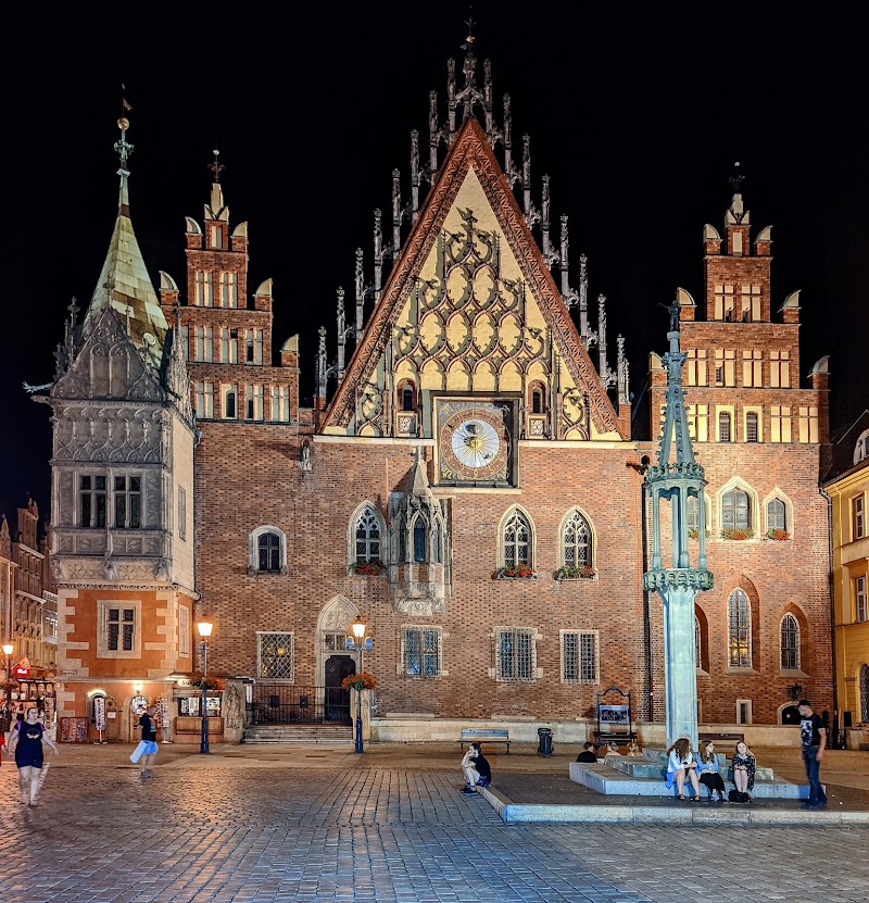 Muzeum Sztuki Mieszczańskiej - Muzeum Sztuki Mieszczańskiej Rynek Ratusz 1, 50-116 Wrocław, Poland