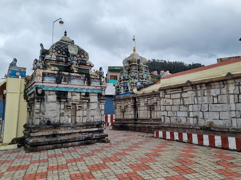 Arulmigu Kuzhandhai Velappar Thirukkovil - Arulmigu Kuzhandhai Velappar Thirukkovil, 7C45+P3P, Poombarai, Tamil Nadu 624103, India