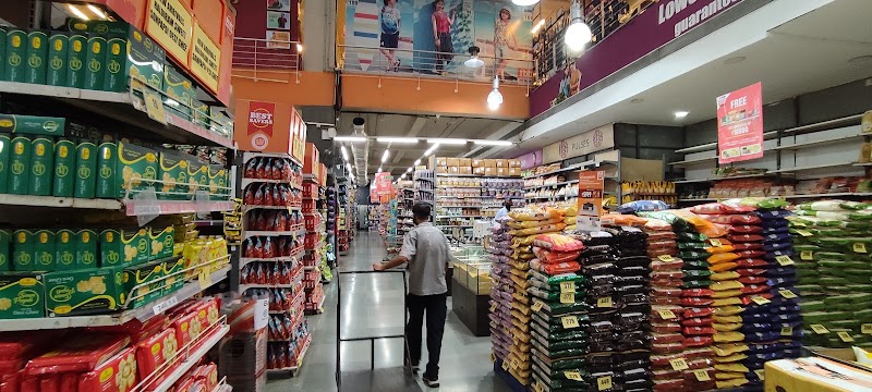 Reliance Smart Bazaar - Reliance Smart Bazaar The Zone, College Rd, Vise Mala, Canada Corner, Nashik, Maharashtra 422005, India