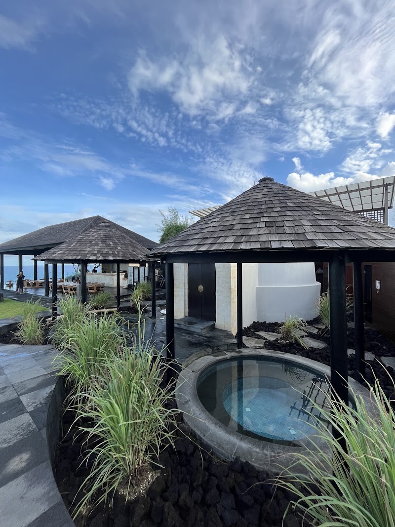 The Istana - The Istana Jl. Uluwatu Jl. Pantai Suluban, Pecatu, Kec. Kuta Sel., Kabupaten Badung, Bali 80361, Indonesia