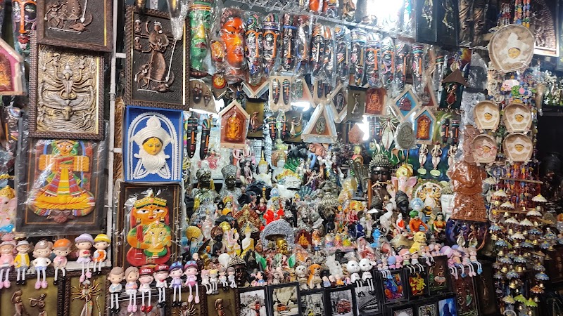 Gariahat Market - Gariahat Market, Fern Pl, Gariahat Market, Ballygunge Gardens, Gariahat, Kolkata, West Bengal 700019, India