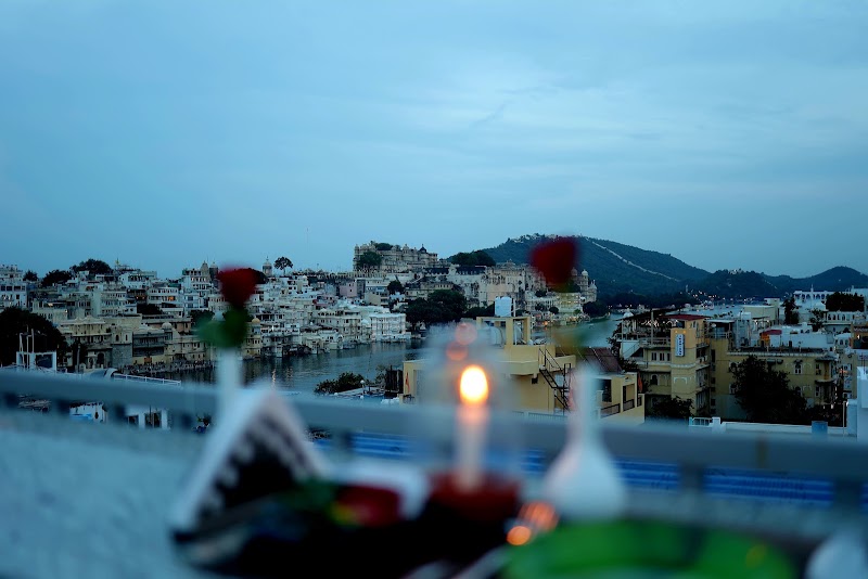 South Grills Rooftop Restaurant - South Grills Rooftop Restaurant 16, Bajarang Marg, Ghat Road, Outside Chandpole, Ambrai, Ambamata, Udaipur, Rajasthan 313004, India