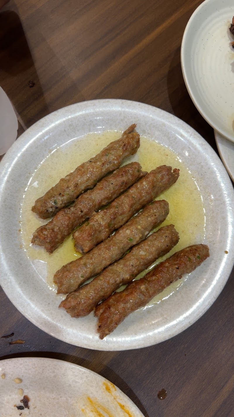 Maqbul Qureshi's Kabab Corner - Maqbul Qureshi's Kabab Corner Shop No. 82, Flyover Market, Block D, Defence Colony, New Delhi, Delhi 110024, India