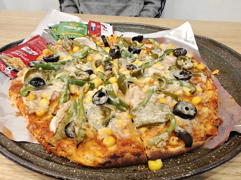 Taazé - Alwarpet - Taazé - Alwarpet 223, TTK Rd, Vannia Teynampet, Lubdhi Colony, Alwarpet, Chennai, Tamil Nadu 600018, India