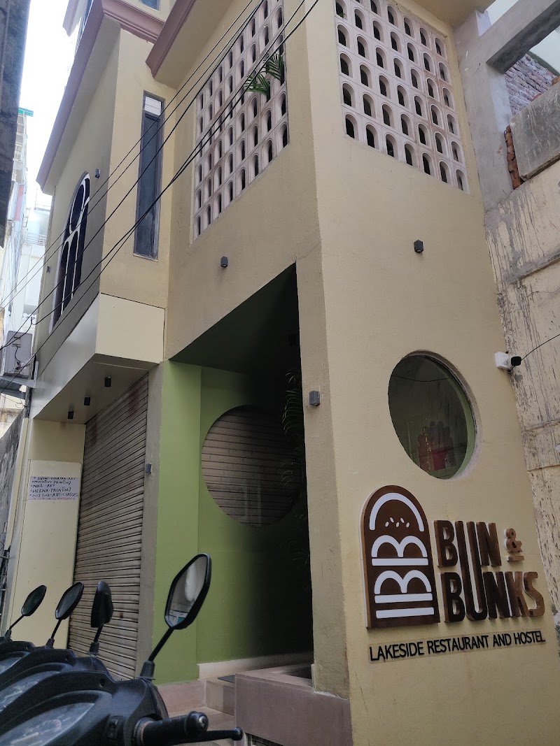 Bun and Bunks – Boutique Hostel & Rooftop Restaurant, Udaipur - Bun and Bunks – Boutique Hostel & Rooftop Restaurant, Udaipur 23, Gangaur Ghat Marg, near Bagor Ki Haveli, Hotel Gangaur Palace, Udaipur, Rajasthan 313001, India