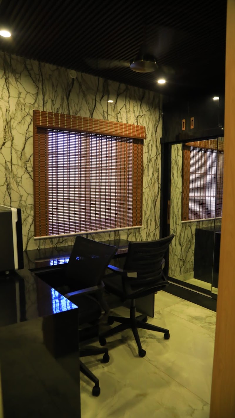 Clouds Luxury Hotel- BNS Towers - Clouds Luxury Hotel- BNS Towers No-603/1A2 VIT All Mart Road, near VIT University, Katpadi, Vellore, Tamil Nadu 632014, India