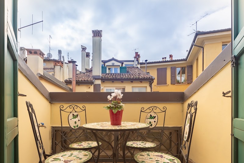 Santo Stefano Apartments - BolognaRooms - Santo Stefano Apartments - BolognaRooms, Via Santo Stefano, 88, 40125 Bologna BO, Italy