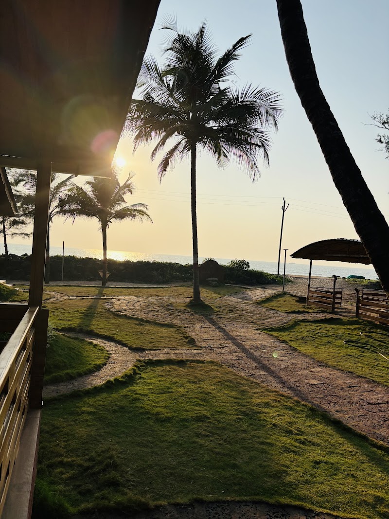 CRYSTAL WAVES WOODEN COTTAGE BEACH रिसॉर्ट, Devbag Beach - CRYSTAL WAVES WOODEN COTTAGE BEACH रिसॉर्ट, Devbag Beach, XFJV+CW5, Devbag Sangam Rd, Devbag, Maharashtra 416606, India