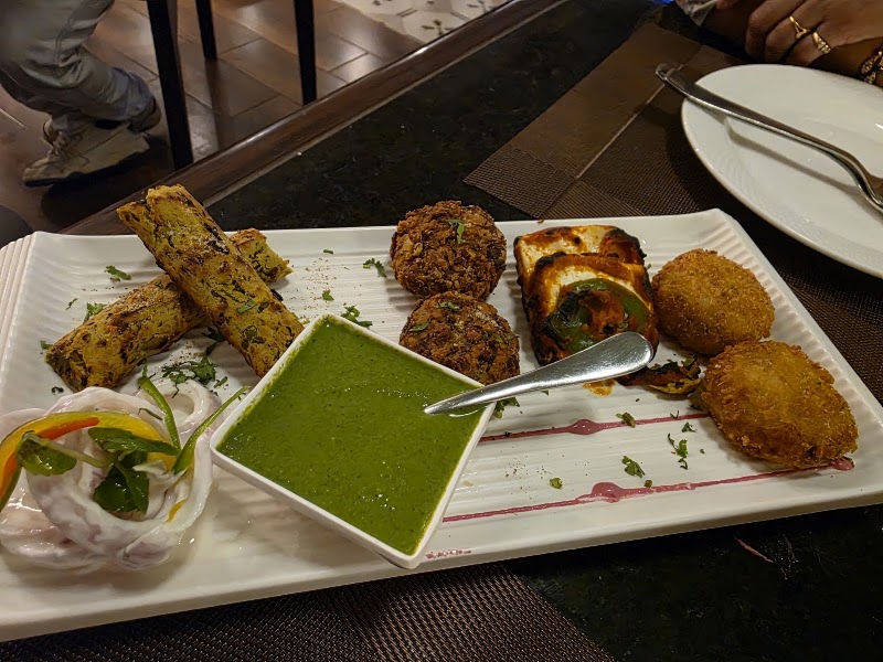 The Yellow Chilli Prayagraj - The Yellow Chilli Prayagraj 5th Floor, Wp Arena Mall, Lal Bahadur Shastri Marg, Civil Lines, Prayagraj, Uttar Pradesh 211001, India
