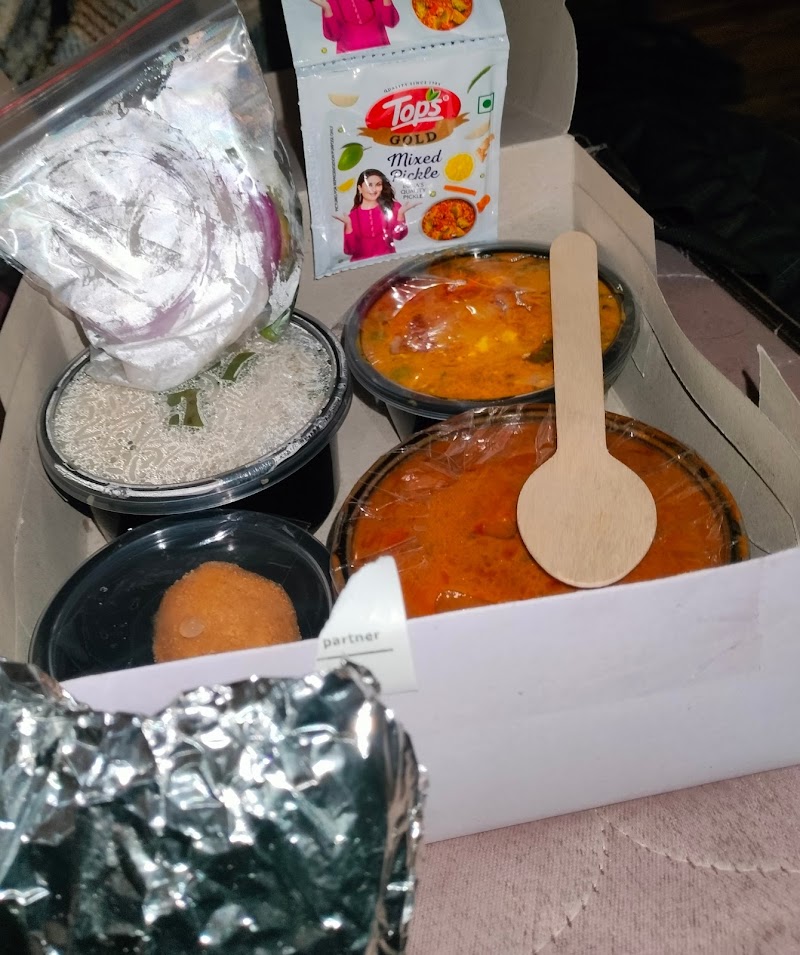 Housewives kitchen - Housewives kitchen Shree Ram Complex, Building 3, 2, C-Block, above Nirulas, Block C, Sushant Lok Phase I, Sector 43, Gurugram, Haryana 122001, India