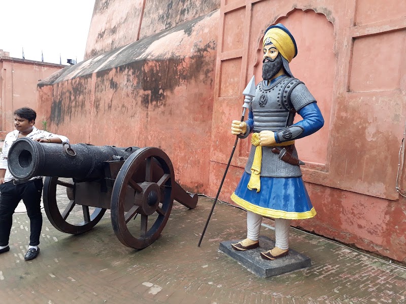 Gobindgarh Fort - Gobindgarh Fort Old Cantt Road, Vijay Chowk, inside Lohgarh Chowk, Gobind Garh Fort, Amritsar, Punjab 143001, India