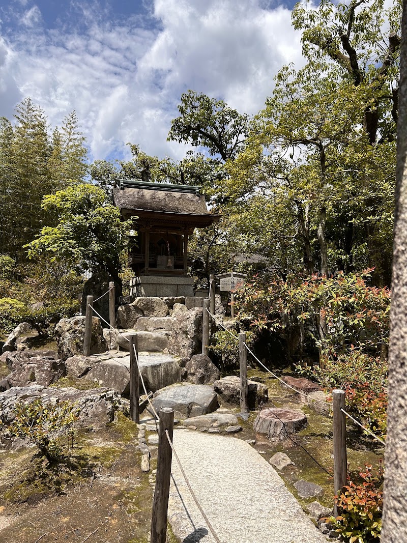 Ginkaku-ji - Ginkaku-ji 2 Ginkakujichō, Sakyo Ward, Kyoto, 606-8402, Japan
