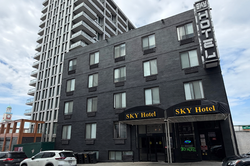 Sky Hotel Flushing