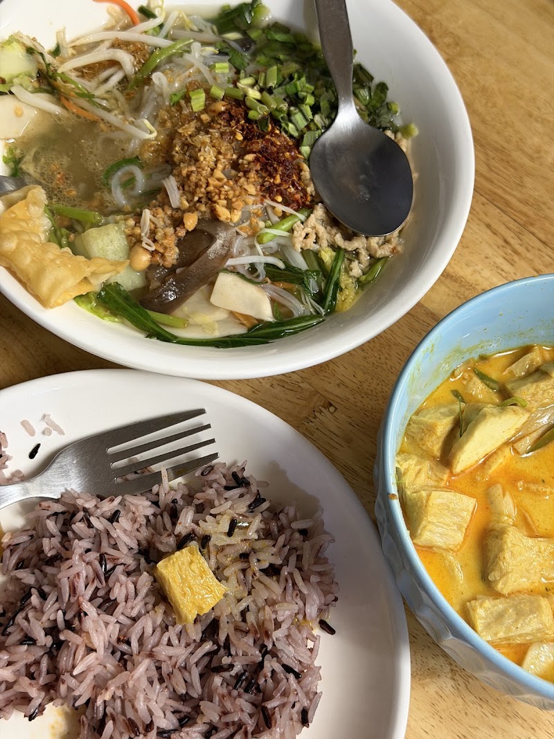 Eat Me Veggie & Vegan - Eat Me Veggie & Vegan 114, 2 Soi Pramot 2, Khwaeng Suriya Wong, Khet Bang Rak, Krung Thep Maha Nakhon 10500, Thailand
