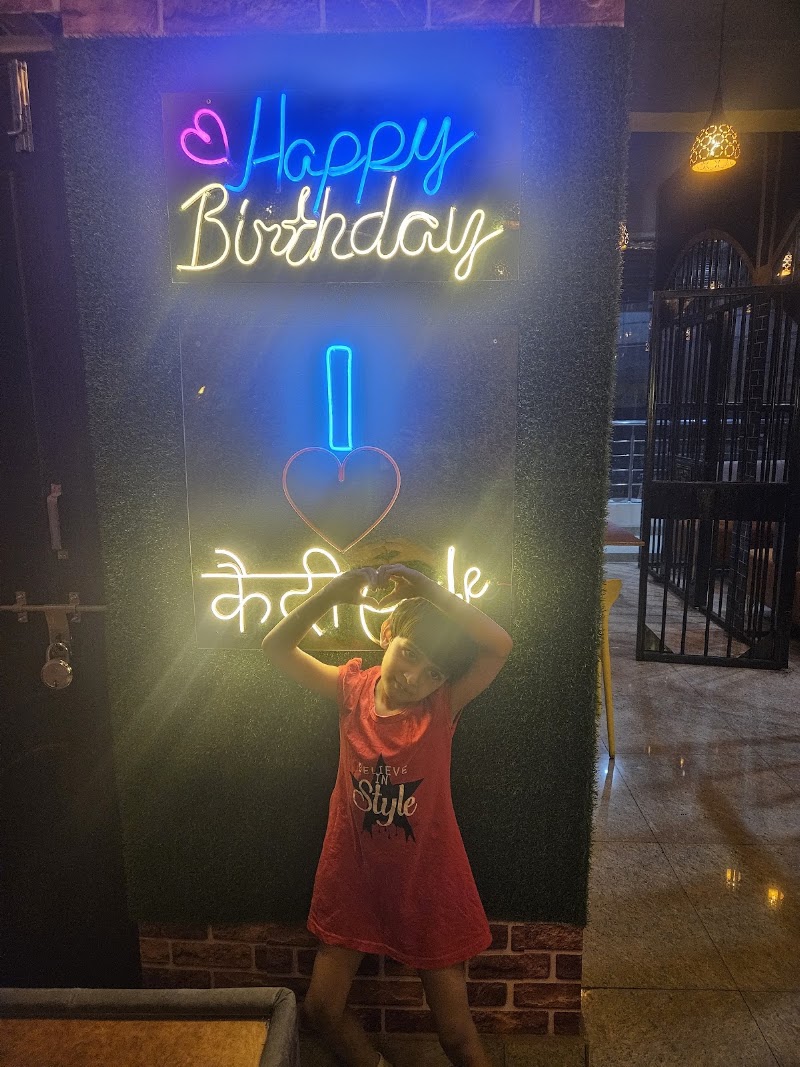 Kaidi Cafe and Family Restaurant - Kaidi Cafe and Family Restaurant CVV9+3CX, Alopi Bagh, Prayagraj, Uttar Pradesh 211006, India