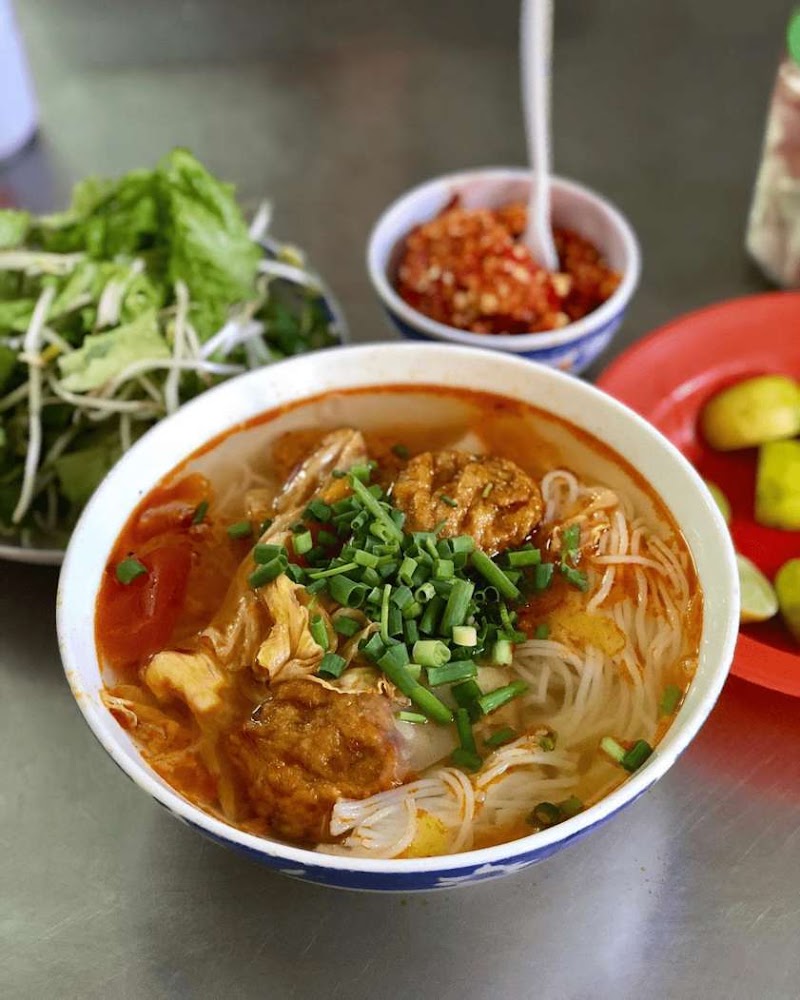 Hằng Bánh Canh Cá Lóc - Hằng Bánh Canh Cá Lóc 136 Bà Triệu, Thuận Hóa, Huế, Vietnam