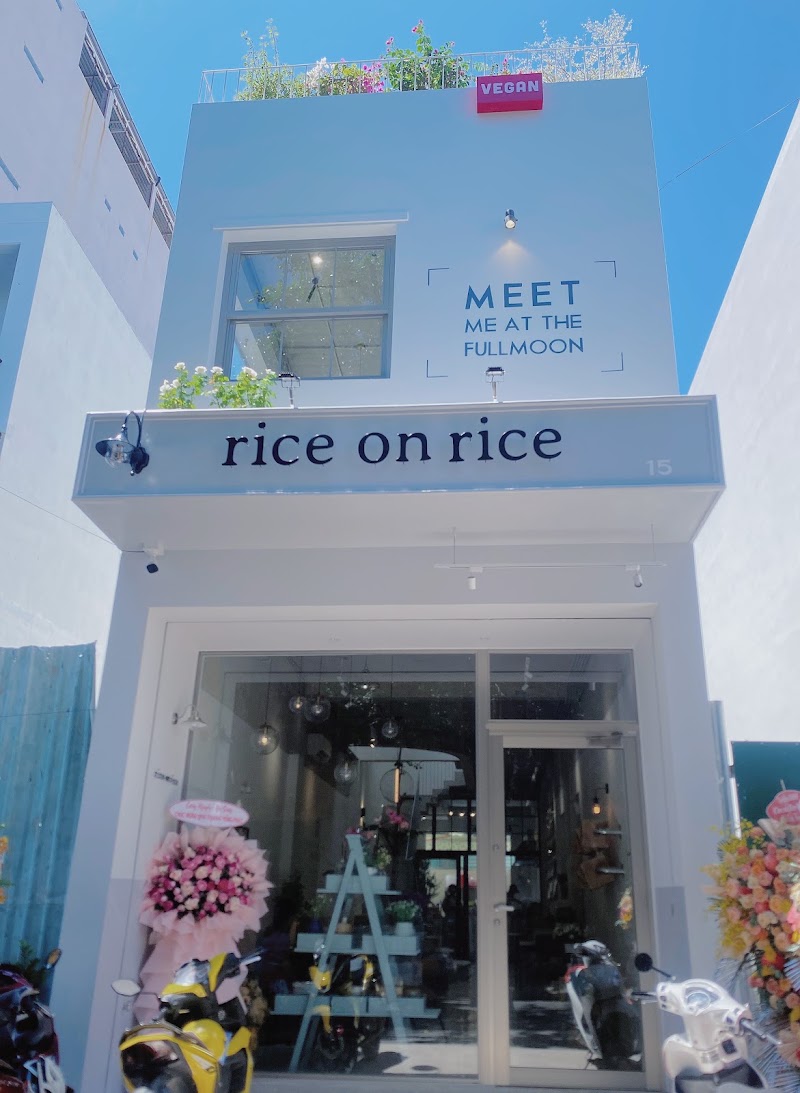RICE ON RICE - tiệm chay nhỏ xinh