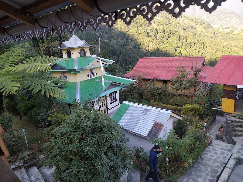 Cherry Village Homestay Resort, Darap - Cherry Village Homestay Resort, Darap Pelling-Rimbi Rd, Darap, Sikkim 737113, India