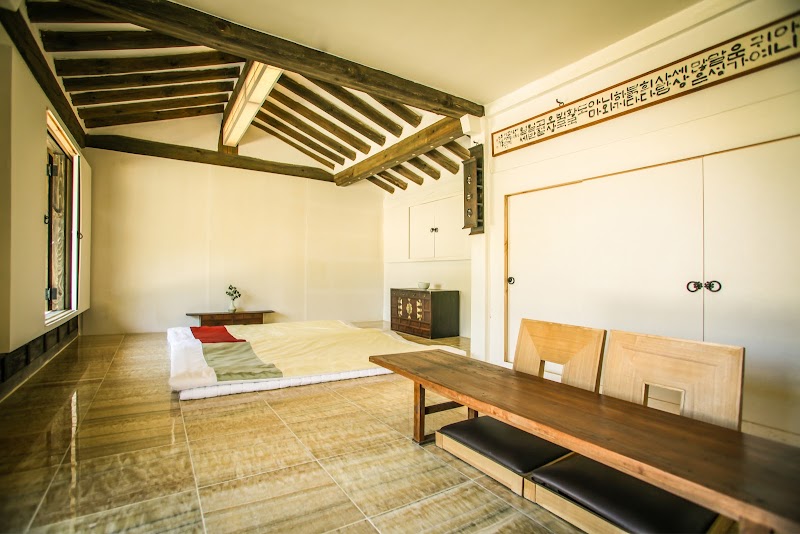 락고재 하회 한옥호텔 - 초가 별관 Rakkojae Hahoe Hanok Hotel - Choga Annex - 락고재 하회 한옥호텔 - 초가 별관 Rakkojae Hahoe Hanok Hotel - Choga Annex 51 Hahoegangbyeon-gil, Pungcheon-myeon, Andong, Gyeongsangbuk-do, South Korea