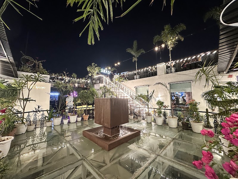 SKYZA Rooftop Lounge - SKYZA Rooftop Lounge Mangalam, Ambition Tower, Agrasen Cir, C Scheme, Ashok Nagar, Jaipur, Rajasthan 302001, India