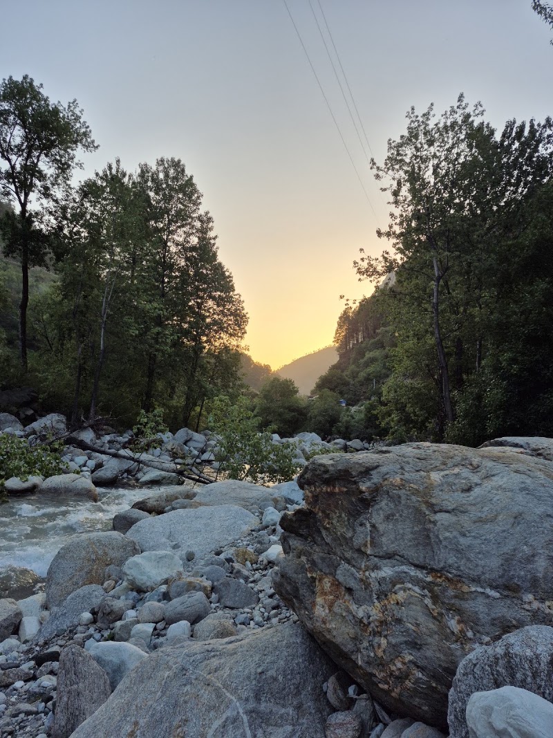 Tirthan River Front Farm Stay - Tirthan River Front Farm Stay near kangra Bank, Gushaini, Banjar, Himachal Pradesh 175123, India