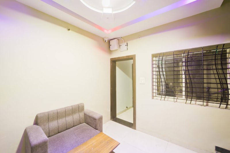 Super Collection O by OYO Ujjain City Centre Formerly Hotel Olive Inn - Super Collection O by OYO Ujjain City Centre Formerly Hotel Olive Inn 92/4, near Shastri Nagar, Aditya Nagar, Sindhi Colony, Ujjain, Madhya Pradesh 456010, India
