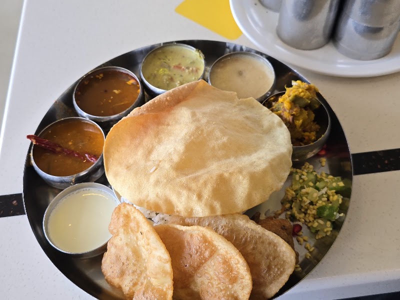 Saviruchi Veg - Saviruchi Veg, Sri Venkateshwara Arcade, Malavalli, Karnataka 571430, India