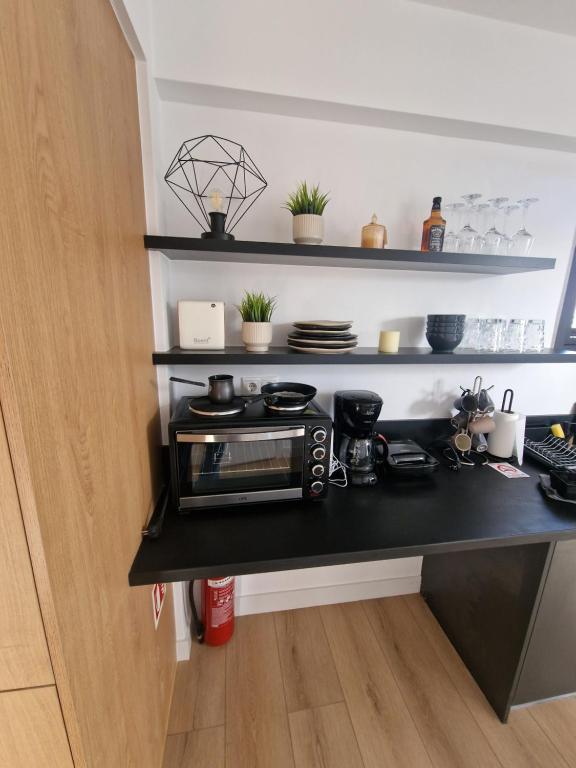 Athens Center Apartment with Private Jacuzzi - Athens Center Apartment with Private Jacuzzi, Mezonos 42, Athina 104 38, Greece