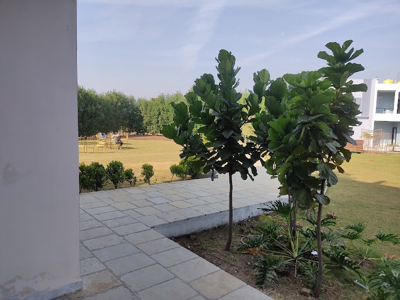 Lotus resort and hotel - Lotus resort and hotel, 7Q5R+298, Dorli (Bk), Maharashtra 441502, India