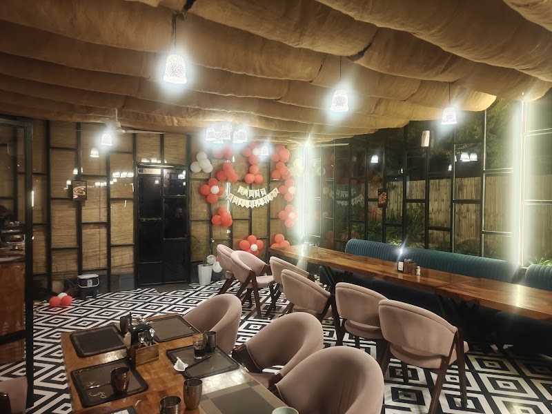 Vaishali Veg Inn - Pure Veg Restaurant & Banquet - Vaishali Veg Inn - Pure Veg Restaurant & Banquet 06, Gandhi Path Rd, near Pratap Marriage Garden, Arpit Nagar, B Block, Vaishali Nagar, Jaipur, Jaipur Nagar Nigam Area, Rajasthan 302021, India