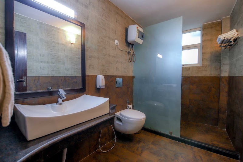 StayVista at Mistletoe House in Bhimtal | 6 BHK Premium Villa - StayVista at Mistletoe House in Bhimtal | 6 BHK Premium Villa Village, Bhagatpura, Bhimtal, Bhagtpura, Uttarakhand 263127, India