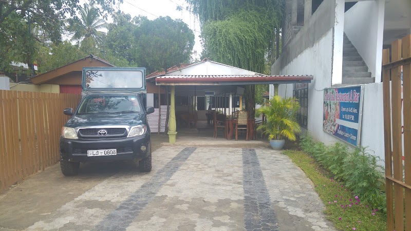 Tissa Hotel and Bakery - Tissa Hotel and Bakery Main St, Tissamaharama, Sri Lanka