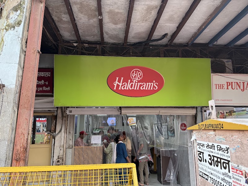 Haldiram's - Chandni Chowk - Haldiram's - Chandni Chowk Chandni Chowk Rd, near Gurdwara SIS Ganj Sahib, Old Delhi, Kucha Mahajani, Chandni Chowk, New Delhi, Delhi, 110006, India