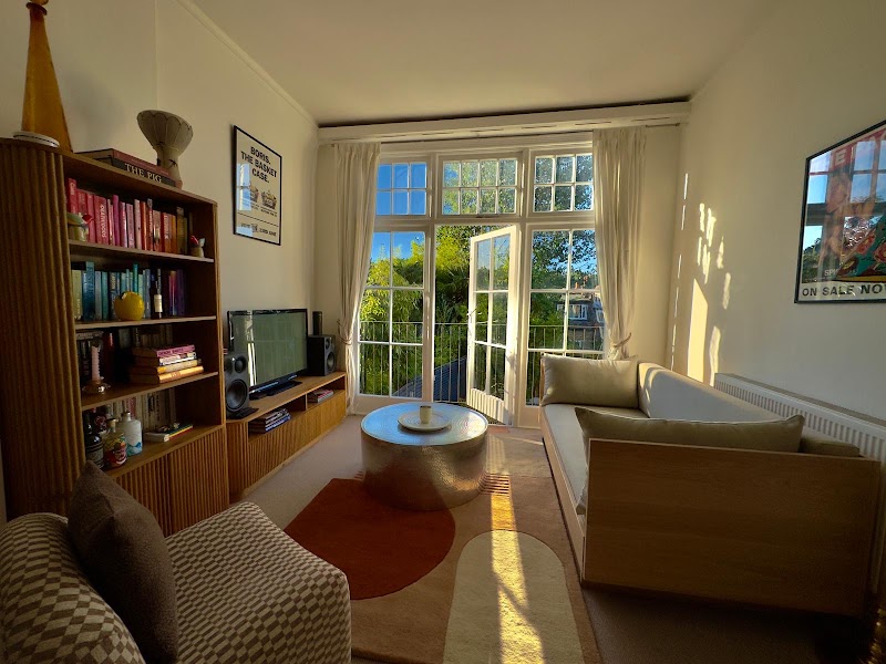 SLOWE Living - SLOWE Living 12-18 Hoxton St, London N1 6NG, UK