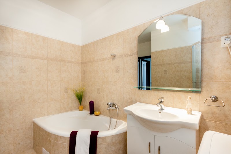 Grand Budapest Apartments - Grand Budapest Apartments Budapest, Gyulai Pál u. 3-fszt. 5, 1085 Hungary