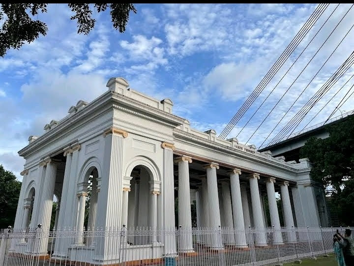 James Prinsep Monument - James Prinsep Monument Strand Rd, Maidan, Fort William, Hastings, Kolkata, West Bengal 700021, India